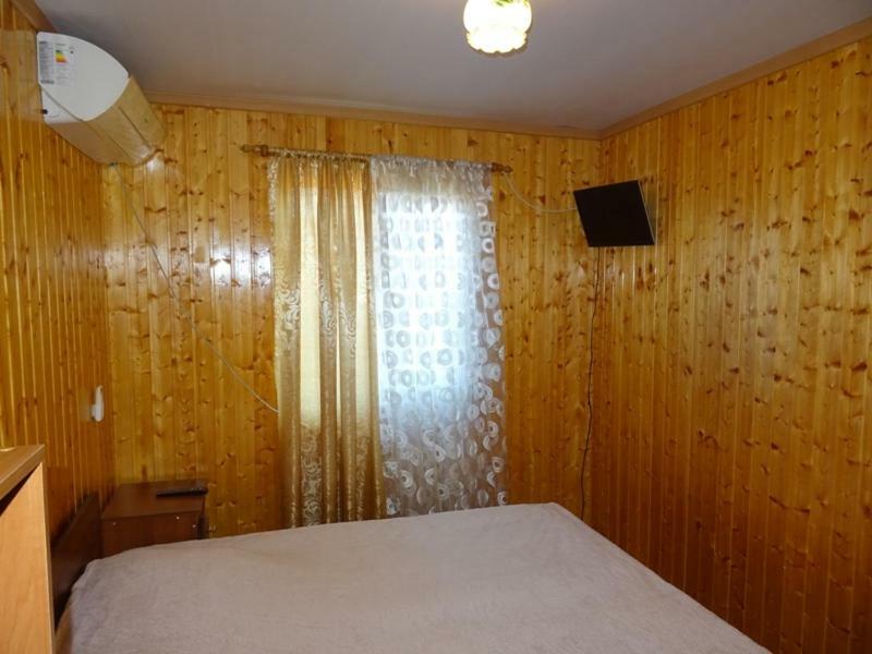 Guesthouse On Zheleznodorozhnaya Sochumi Exterior foto